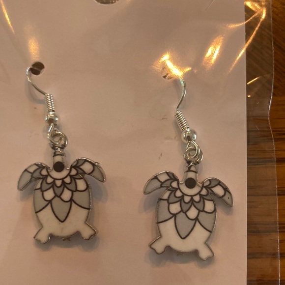8.   “Turtle” earrings. - Picture 3 of 3
